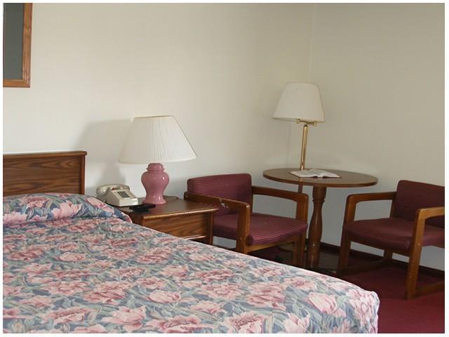 Red Carpet Inn Hillsville Δωμάτιο φωτογραφία